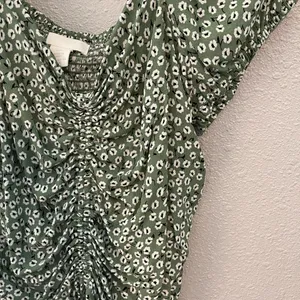 H&M blouse thumbnail 2