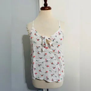 Emma Women White Floral‎ Sleeveless Blouse Size Large thumbnail 3