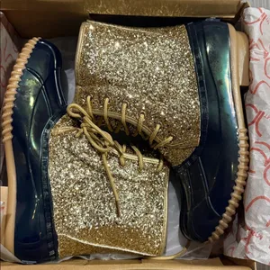 Sugar Gold Glitter and navy Winter Boots Size 7 thumbnail 12
