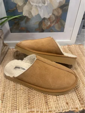 Minnetonka Women's Coze Around Suede Clog Slippers, Size 10 thumbnail 2