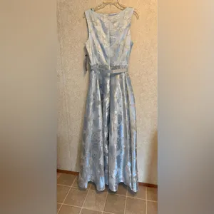 Carmen Marc Valvo Light Blue Floral Maxi Dress thumbnail 3