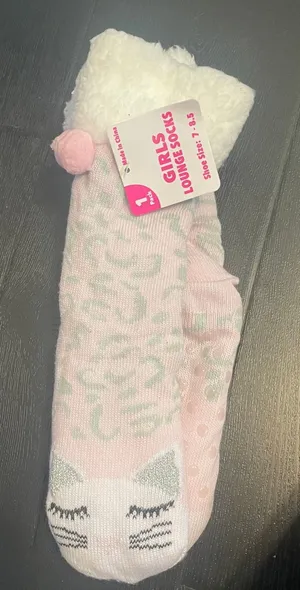 Girls Lounge Socks Pink Leopard Cat Pom Pom Fleece Lined‎ Shoe Size 7 8.5 thumbnail 1