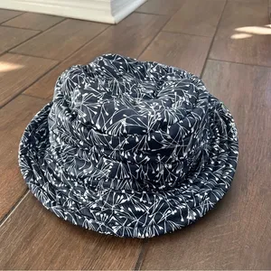 LL Bean Blue and White Faux Fur Lined Bucket Hat with Botanical Print size L-XL thumbnail 1