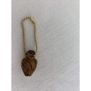 Vintage‎ Antique Hand Carved Heart Peach Pit Keychain thumbnail 4