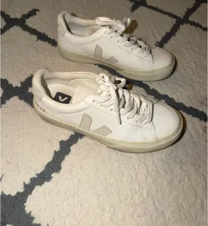 VEJA White leather Sneakers thumbnail 2