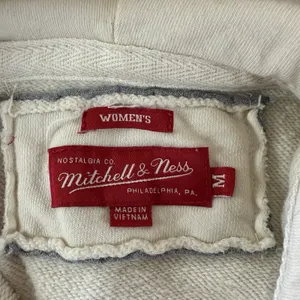 Mitchell & Ness Women's Chicago Blackhawks Zip Hoodie Cream Size M Distressed thumbnail 2