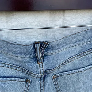We The Free Women’s Shorts Blue Denim Button Fly Cut Off Distressed Size 26 thumbnail 7