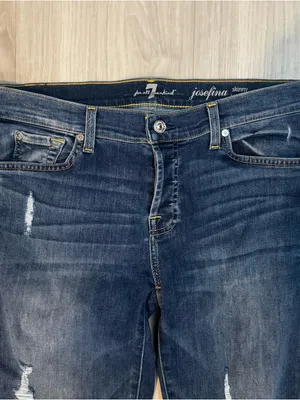 7 for all mankind Josefina skinny boyfriend Mid-Rise Distressed Jeans size 28 thumbnail 3