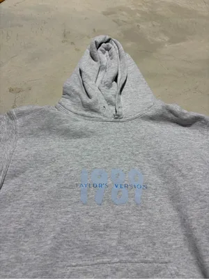 Taylor swift Gray '1989 Taylor's Version' Pullover Hoodie XS thumbnail 2