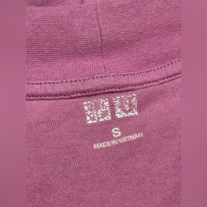Preloved Uniqlo Pink Oversized Boxy Tee size small thumbnail 10