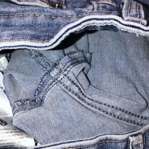 SIGNATURE LEVI STRAUSS 4/27 high rise denim shorts thumbnail 9