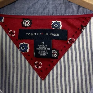 Tommy Hilfiger Button Up Shirt Size M Blue Striped Oxford Prep Classic Academia thumbnail 5
