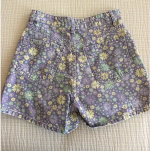 Zara shorts thumbnail 2
