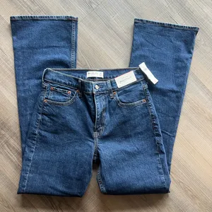Abercrombie High Rise Bootcut Jeans thumbnail 5