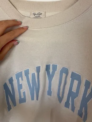 brandy melville NEW YORK Oversized Crewneck Sweatshirt thumbnail 2