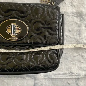 Coach mini shoulder/crossbody bag w/twist latch closure w/satin inner lining 6.5”x5” thumbnail 9