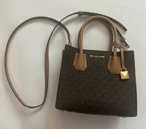 MICHAEL Michael Kors NWOT Mercer Shopper Crossbody Bag with removable strap. thumbnail 1