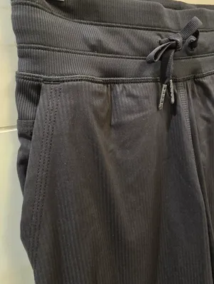 {2} Lululemon Dance Studio Crop Pant Black thumbnail 4