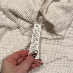 ALO Yoga Textured Long Sleeve Sweater thumbnail 2