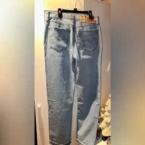 NWT Levi’s LOW PRO WOMEN'S JEANS thumbnail 10