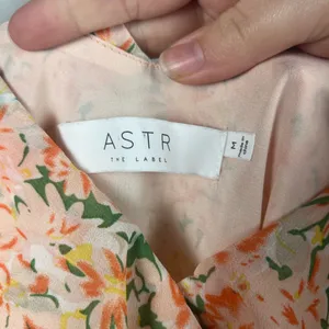 ASTR the Label Pemberly Dress in Peach Orange Floral high low size medium thumbnail 5