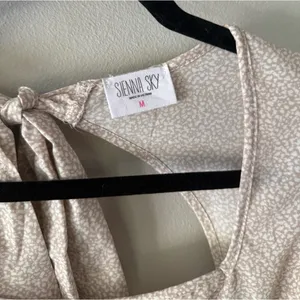 Sienna Sky Smocked Waist Cropped Top Bow Size Medium thumbnail 5