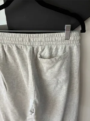 Old Navy barrel leg sweatpants thumbnail 7