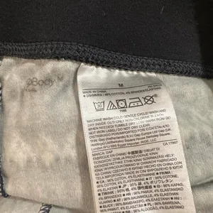 W 44. Gap body black & white patterned leggings thumbnail 3