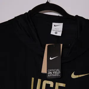 NEW Nike Men's Black UCF Knights College Sideline Dri-FIT Lightweight Hooded Top thumbnail 2