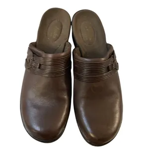 CLARKS Chocolate Dark Brown Leather Clog Mules Slides Shoes - Size 7 thumbnail 7