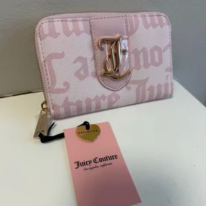 Juicy Couture light Pink logo zip wallet thumbnail 2