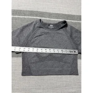 Seamless Short Sleeve Crop Top Heather Grey Perforated Athletic‎ Shirt Small thumbnail 3