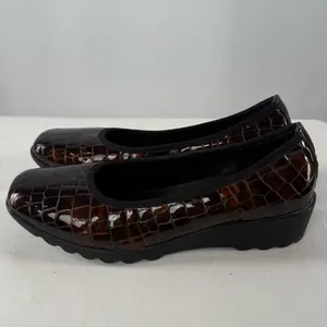 Josef Seibel Bridget Patent Leather Croc Embossed Pumps in‎ Brown Size 9 or 40 thumbnail 2