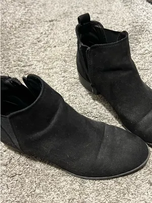 Black suede boots Size 8 thumbnail 2