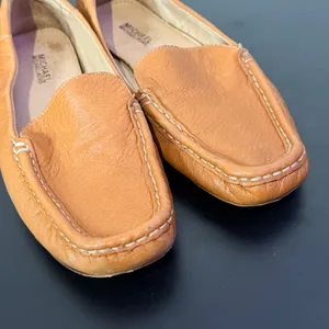 Michael Kors Driving Loafers Womens 5.5 Tan Leather Moc Toe Slip On Shoes thumbnail 5