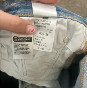 Levi’s 501 Crop Jeans thumbnail 6