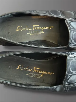 VNTG Salvatore Ferragamo Boutique Black Gancini Monogram Canvas Loafers 8.5B thumbnail 3