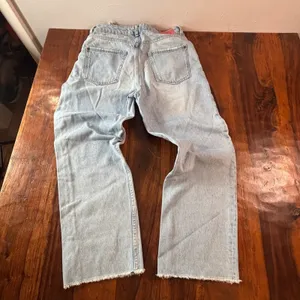 Zara Womens Light Wash High Waisted Wide Leg‎ Raw Hem Denim Jeans Size 4 thumbnail 2