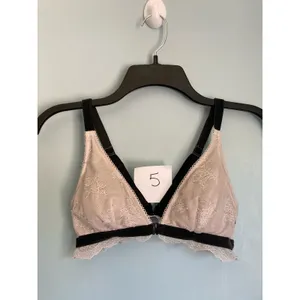 Victoria's Secret Bralette Small White and Black Velvet Trim Lace Feminine thumbnail 6