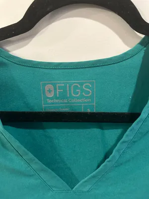 FIGS Casma Three Pocket Scrub Top thumbnail 7