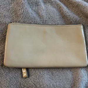 Kate‎ Spade Harrison Street Jenny Ann Metallic Gold Wristlet thumbnail 4