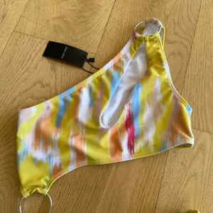 Elise x Elisia - Nova One Piece Asymmetrical Swimsuit in Yellow Multi - NWT thumbnail 2