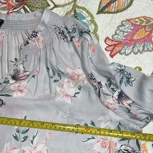 TORRID plus size 3 women’s grey floral hi low blouse top lightweight longsleeve thumbnail 5