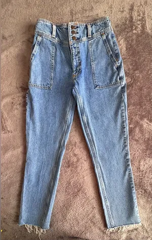 Abercrombie & Fitch A&F Mom Jeans 25R 0R Light Wash Raw Hem thumbnail 1