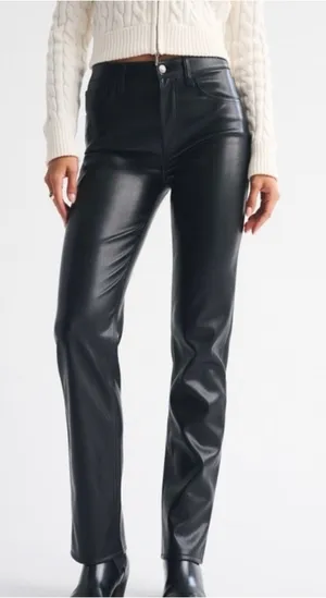 Abercrombie & fitch the 90’s straight ultra high-rise vegan leather size 32 14 thumbnail 1