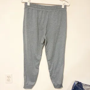 Vuori Pants Women's Green Heather‎ Performance Jogger DreamKnit thumbnail 3