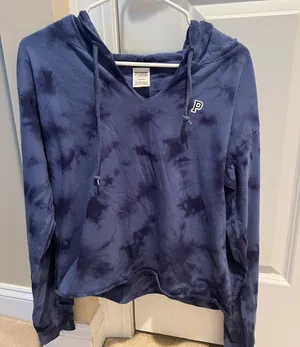 PINK Victoria’s Secret Hooded Long Sleeve thumbnail 3