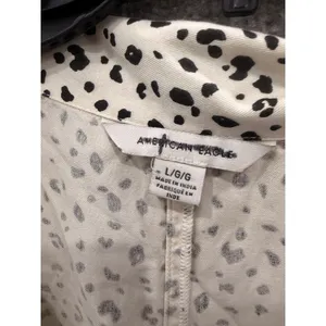 American Eagle Women Top Large Cream Animal Print Surplice Cropped Elastic Hem thumbnail 4