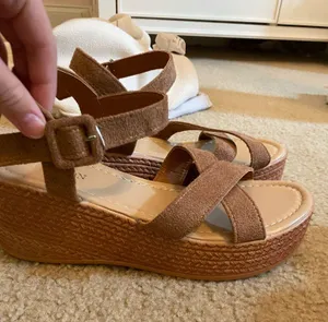 Amazon Sandals Platform thumbnail 1