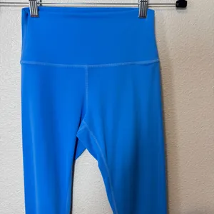 Sunzel Activewear Blue High Waisted Capri Leggings Athletic Workout Pants XS‎ thumbnail 4